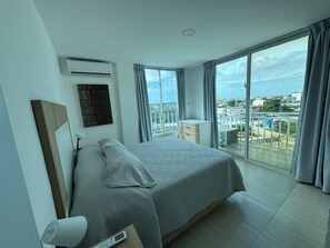 2 عدّة غرف نوم ومكواة/لوح كي وواي فاي وملاءات أسرّة