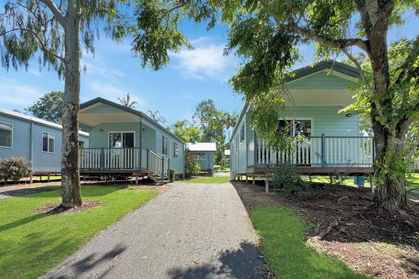 Standard Cabin, Mountain View | Iron/ironing board, free WiFi