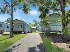 Standard Cabin, Mountain View - Atherton Tourist Park (Atherton)