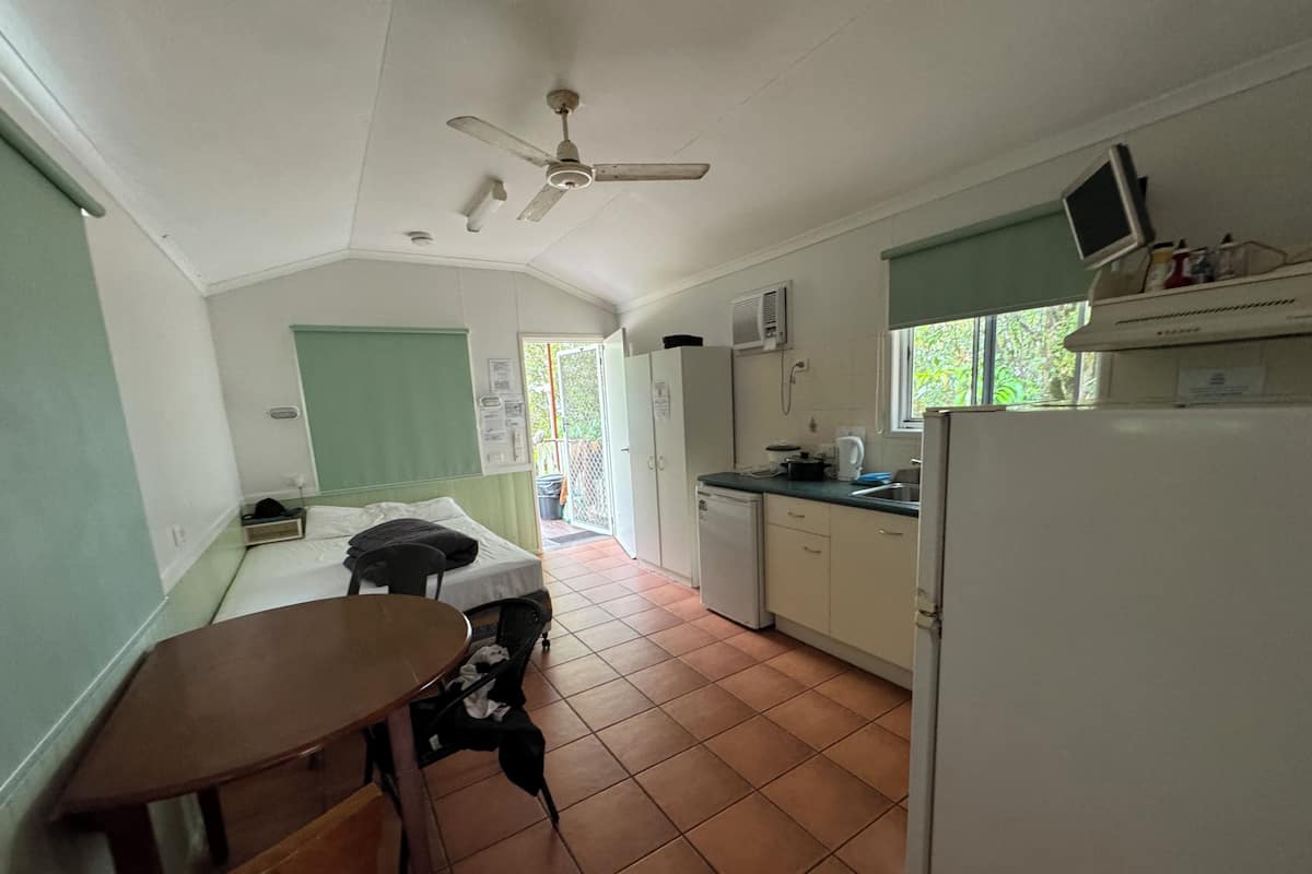 Cabana estàndard, accessible per a persones amb mobilitat reduïda | Planxa i posts de planxar i wifi gratuïta