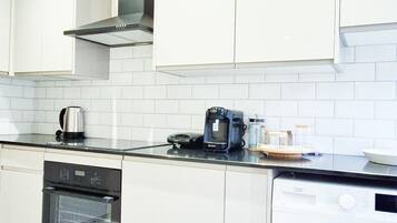 Refrigerador, microondas, parrilla de estufa y lavavajillas