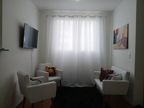 Apartment with 2 bedrooms, swimming pool and private parking. Pets allowed.