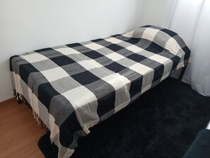 2 quartos, acesso à internet, roupa de cama