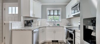 Vacation & Entertainment: 2 BD Game Room Retreat