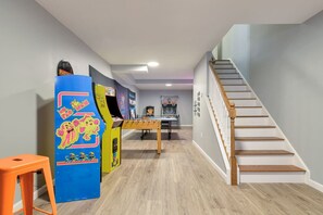Games room - Vacation & Entertainment: 2 BD Game Room Retreat (Bangor)