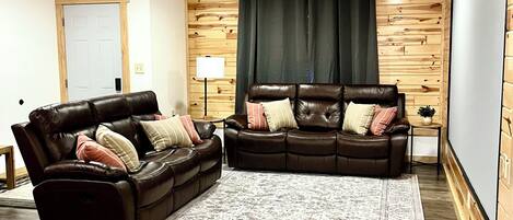 TV connectée, cheminée, lecteur de DVD