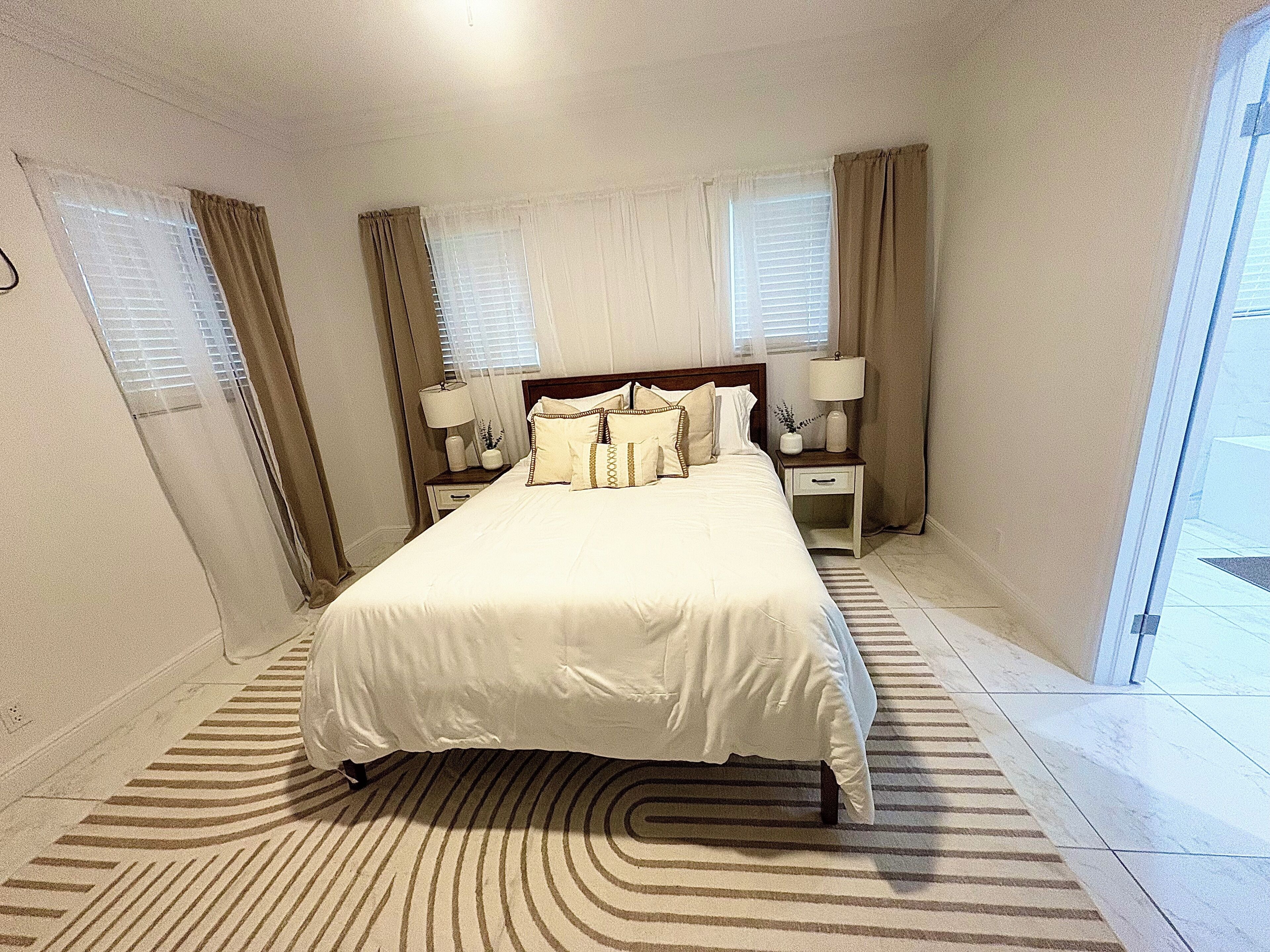 2 chambres, fer et planche à repasser, Wi-Fi, draps fournis