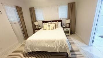 Iron/ironing board, WiFi, bed sheets