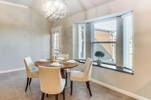 Dining - 4 Mi to OU Campus & Stadium! Suburban Norman Home (Norman)