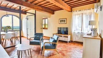 Family Villa, 2 Bedrooms, Kitchen, Mountain View