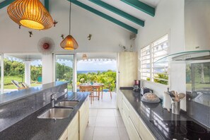 Fridge, microwave, oven, dishwasher - Coralyne (Les Trois-Ilets)