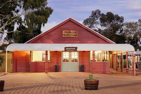 Front of property. Outback Lodge