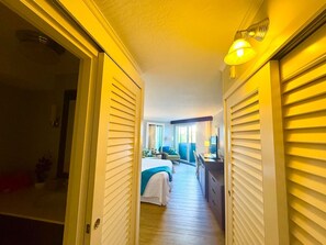 1 bedroom, iron/ironing board, travel cot, WiFi - Just Listed! Oceanfront Paradise Views and Luxury (Lihue)