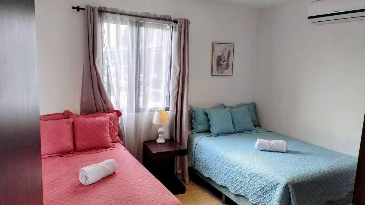 3 chambres, fer et planche à repasser, Wi-Fi, draps fournis