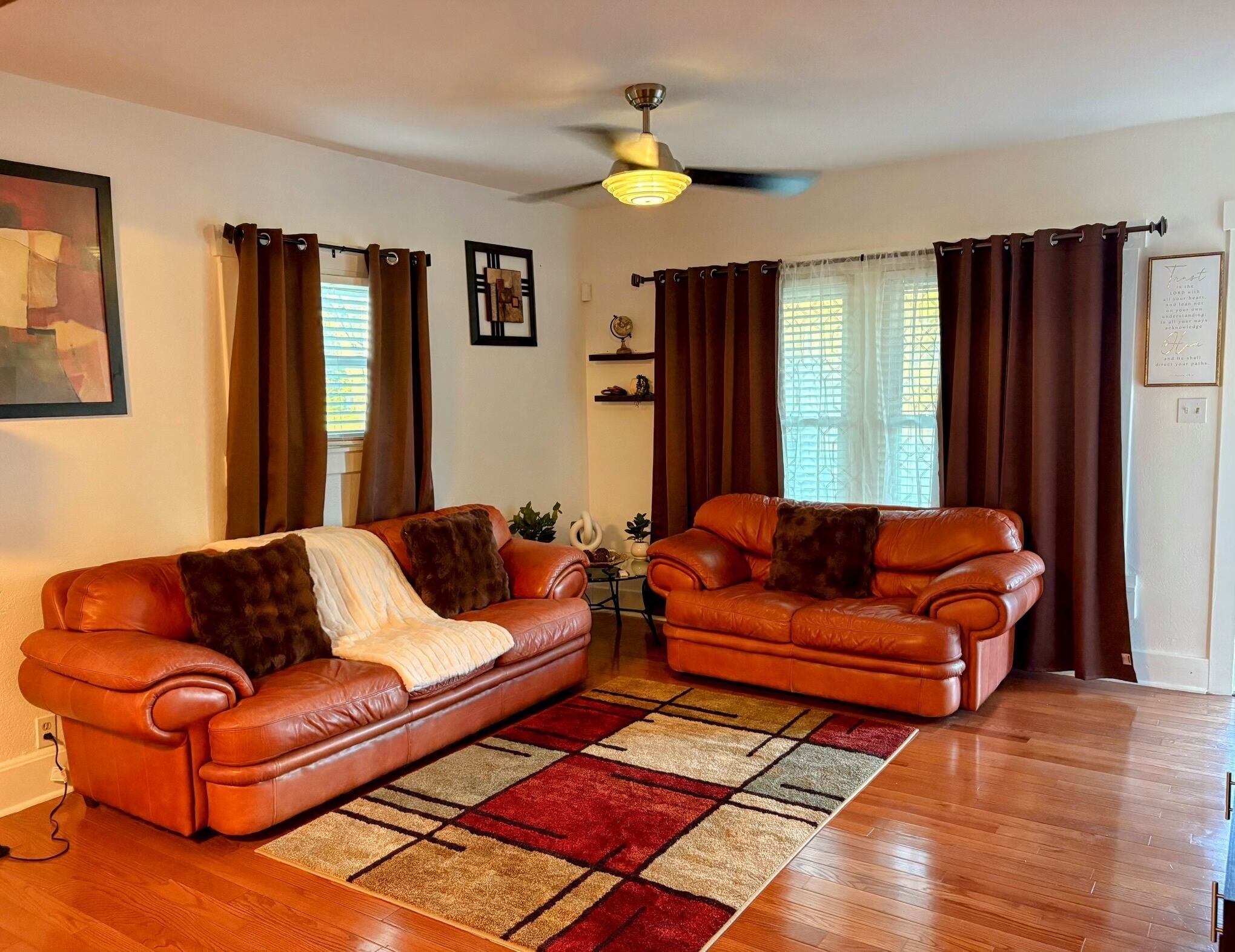 Newly Remodeled Spacious 3bd Handicap Accessible Home, Near Downtown & I-70 - Topeka, KS