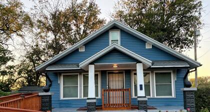 Spacious 2Bd Handicap Accessible home + Loft in Topeka
Newly remodeled near I-70