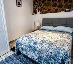 1 habitación, tabla de planchar con plancha, wifi y ropa de cama 