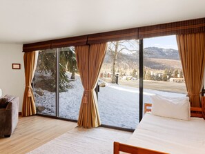 1 bedroom, free WiFi, bed sheets - Silver King 218 | 150 Yards to Lifts | Fireplace | Kitchen | Mountain/Ski View | Pool & Hot Tub (Park City)