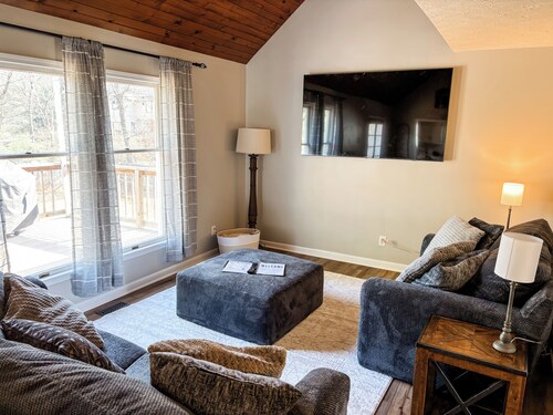 4-bedroom house close to Memorial Stadium & Assembly Hall!