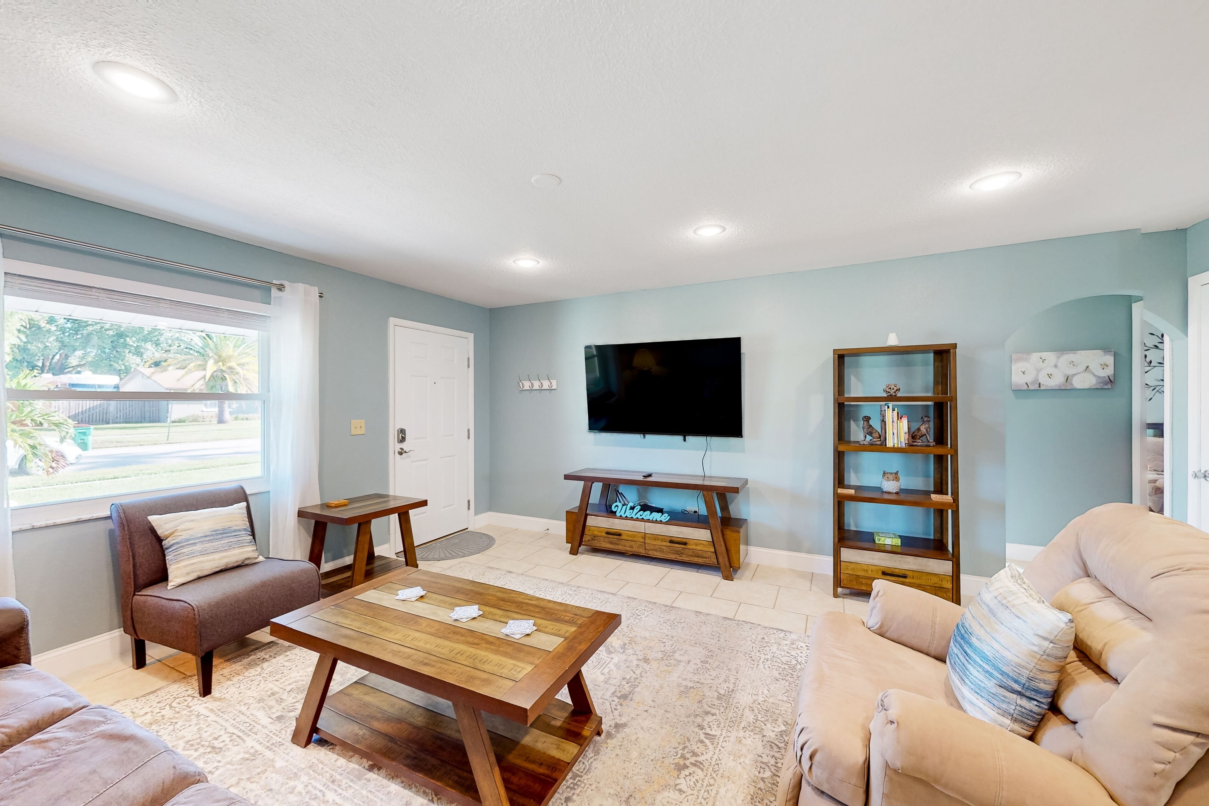Bright Beachy 3br Melbourne Housedogfriendly With Screened Patio + Prime Location️ - メルボルン, FL