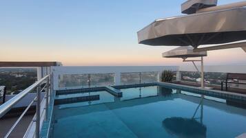 Kolam renang terbuka