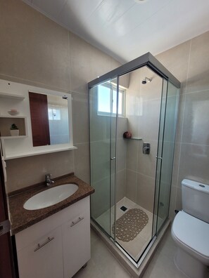 Comfort Double Room, City View | Bilik Mandi | Pancuran mandi, tuala disediakan, sabun, syampu 