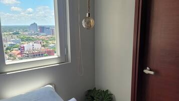 Quarto casal conforto, vista para a cidade | Wi-Fi de cortesia