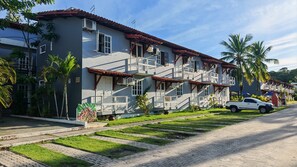 Exterior - Entire apartment on Taperapuan beach - 300 meters from the beach.  (Porto Seguro)
