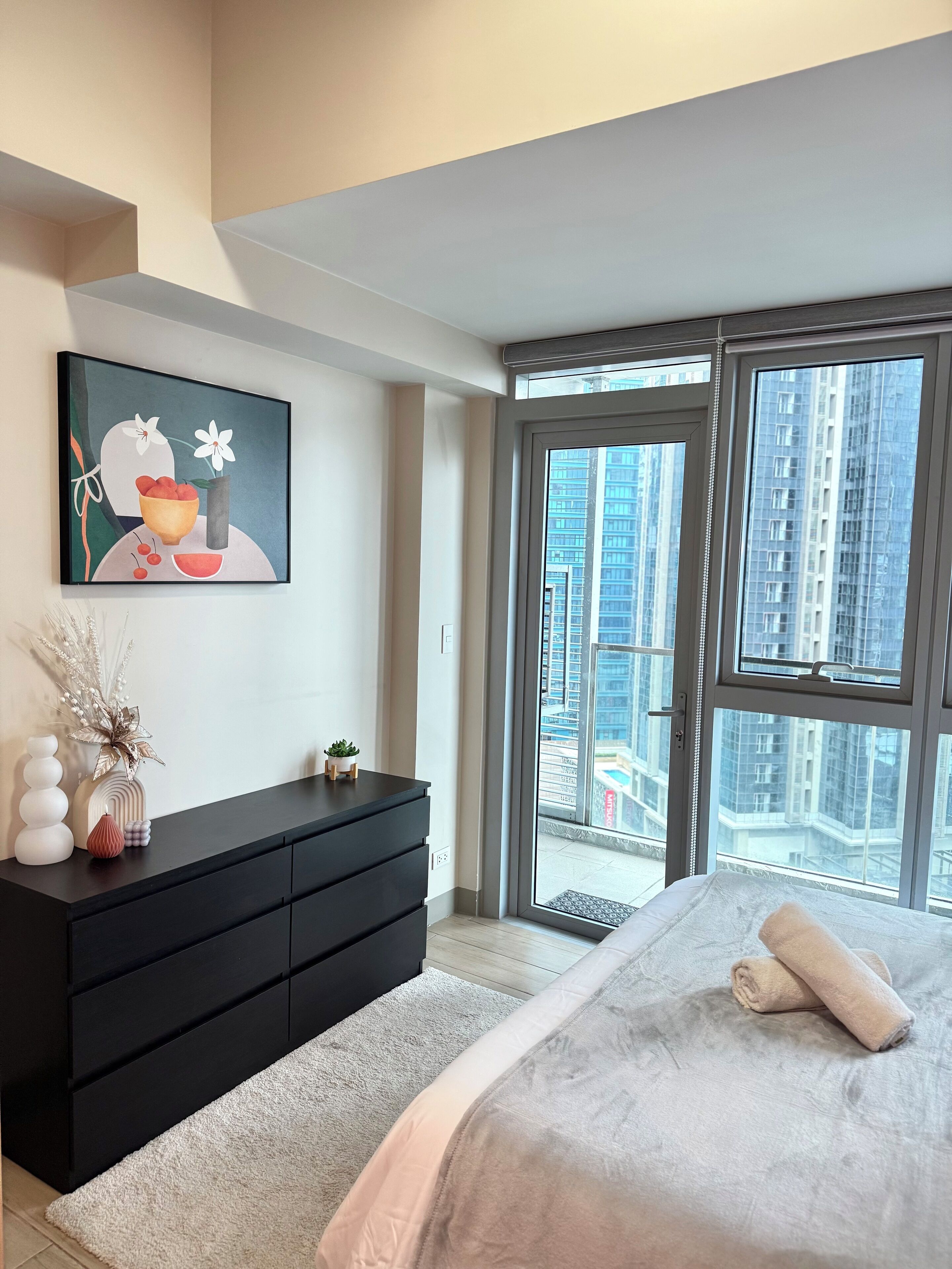 2 bedrooms, WiFi, bed sheets, wheelchair access