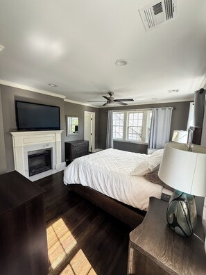 3 habitaciones, tabla de planchar con plancha, internet y ropa de cama 