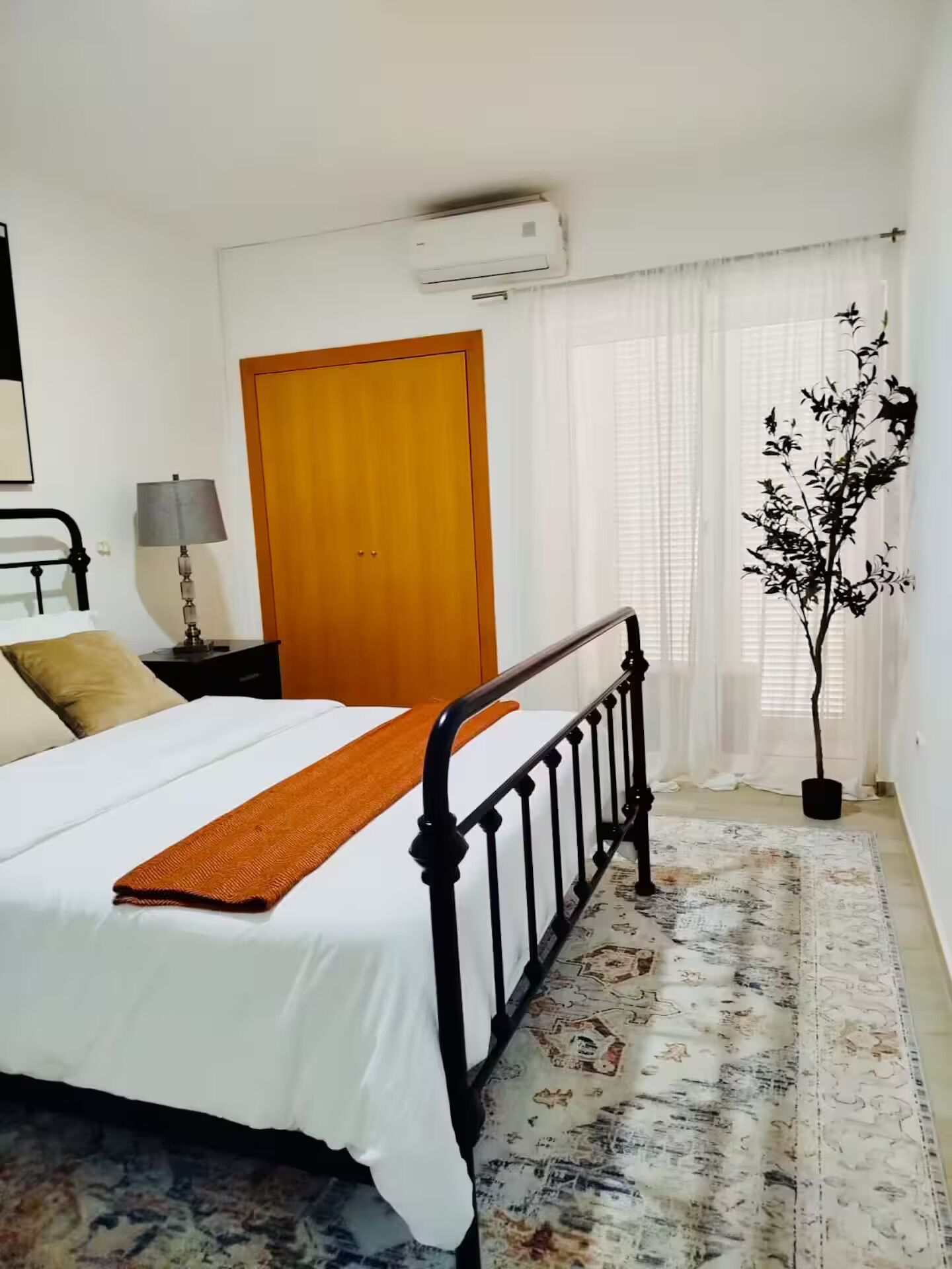 3 chambres, fer et planche à repasser, Wi-Fi gratuit, draps fournis