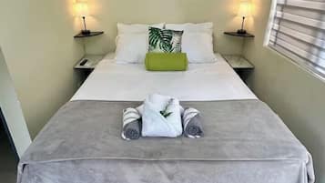 4 bedrooms, WiFi, bed sheets