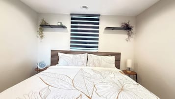 2 Schlafzimmer, Schreibtisch, Bügeleisen/Bügelbrett, WLAN