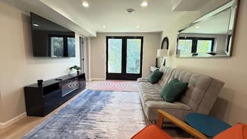 TV, fireplace, offices