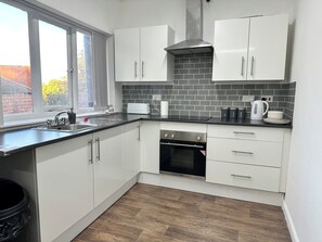 Oven - Two bed flat in Manchester—Walk to Uni & Hospitals (Manchester)