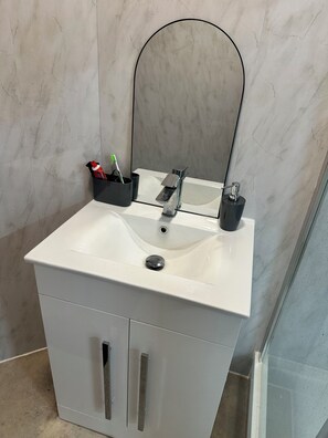 Towels, soap, toilet paper - Two bed flat in Manchester—Walk to Uni & Hospitals (Manchester)