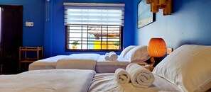 Quarto casal família, sacada, vista para o pátio | Cortinas blackout, Wi-Fi de cortesia