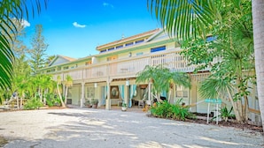 Unclassified image, 3 of 11, button - Gertrude's Siesta | 8-steps to Beach Path! 4-min Dining & Music! Hammocks, Snorkeling, Sunsets (Siesta Key)