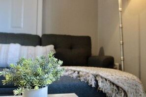 1 bedroom, desk, iron/ironing board, travel crib - Modern Hideaway: Steps from Sights & City Vibes (Little Rock)