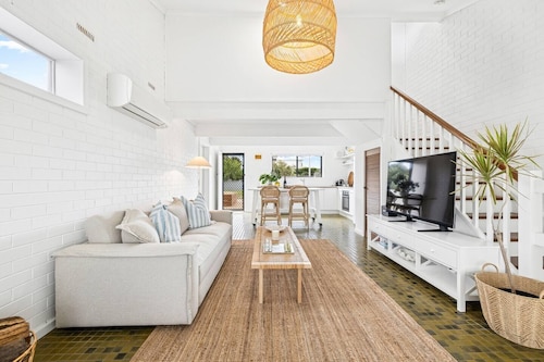 Saltys Silver Sands ~ A Playful Coastal Hideaway