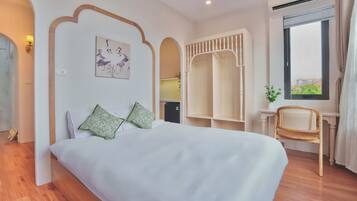 Premium Studio, City View | Desk, blackout curtains, free WiFi, bed sheets