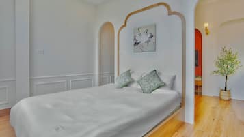 Desk, blackout curtains, free WiFi, bed sheets