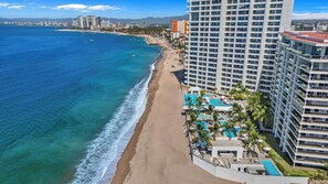 Beach - Comfortable suite in Harbor 171! (Puerto Vallarta)