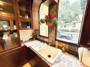 Interior - Castle on The River with Pool By Tampa Zoo! (Tampa)