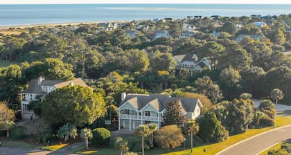 Luxury, Close to Beach, Hot Tub, Pools, Pets ok w/fee, Amenity Card! Golf Course Views-2335 OC
