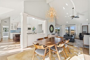 Dining - Luxury, Close to Beach, Hot Tub, Pools, Pets ok w/fee, Amenity Card! Golf Course Views-2335 OC (Seabrook Island)