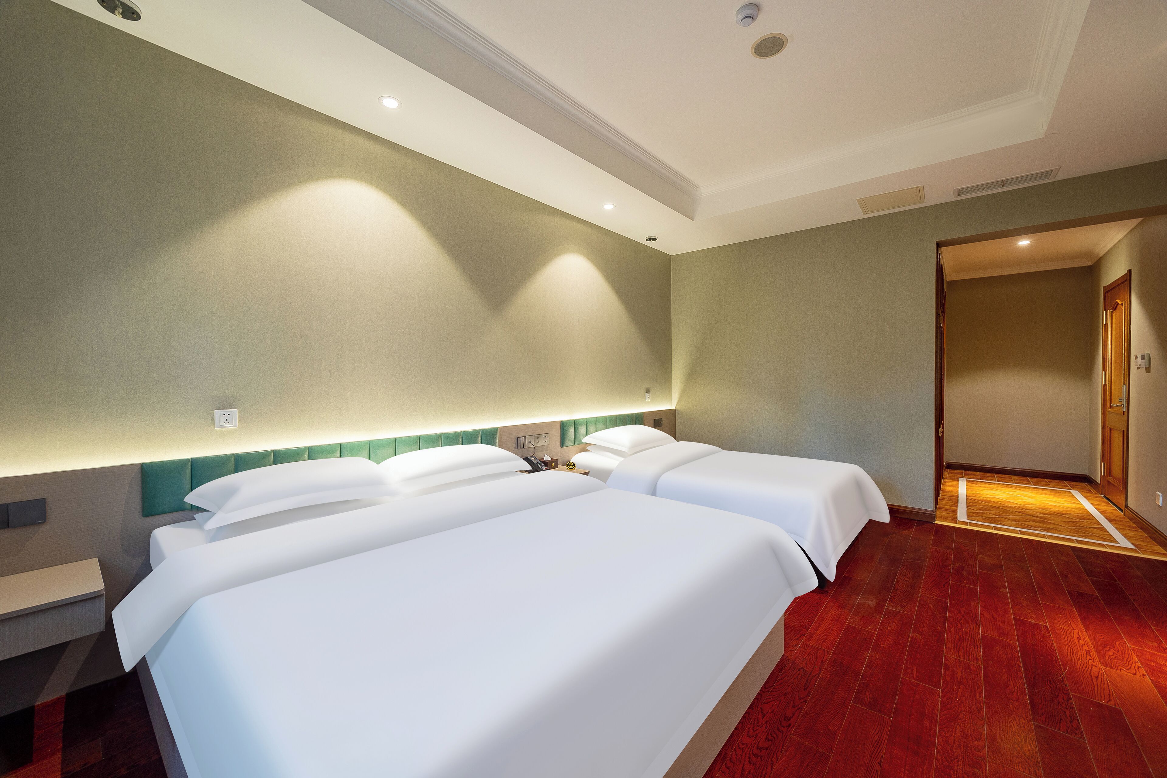 패밀리 트리플룸, 반려동물 동반 가능, 마당 전망 | 책상, 노트북 작업 공간, 무료 WiFi