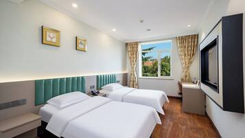 スタンダード ツインルーム 冷房 コートヤードビュー | デスク、ノートパソコン用作業スペース、WiFi (無料)