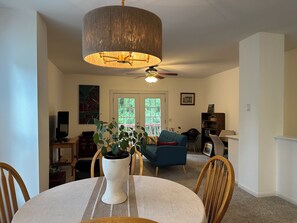 Interior - Cozy 1-bedroom townhome in beautiful Hot Springs Village with deck at West Gate. (Hot Springs)