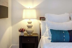 1 bedroom, WiFi, bed sheets - Luxury Stay in a Restored 1920s Savannah Home (Savannah)
